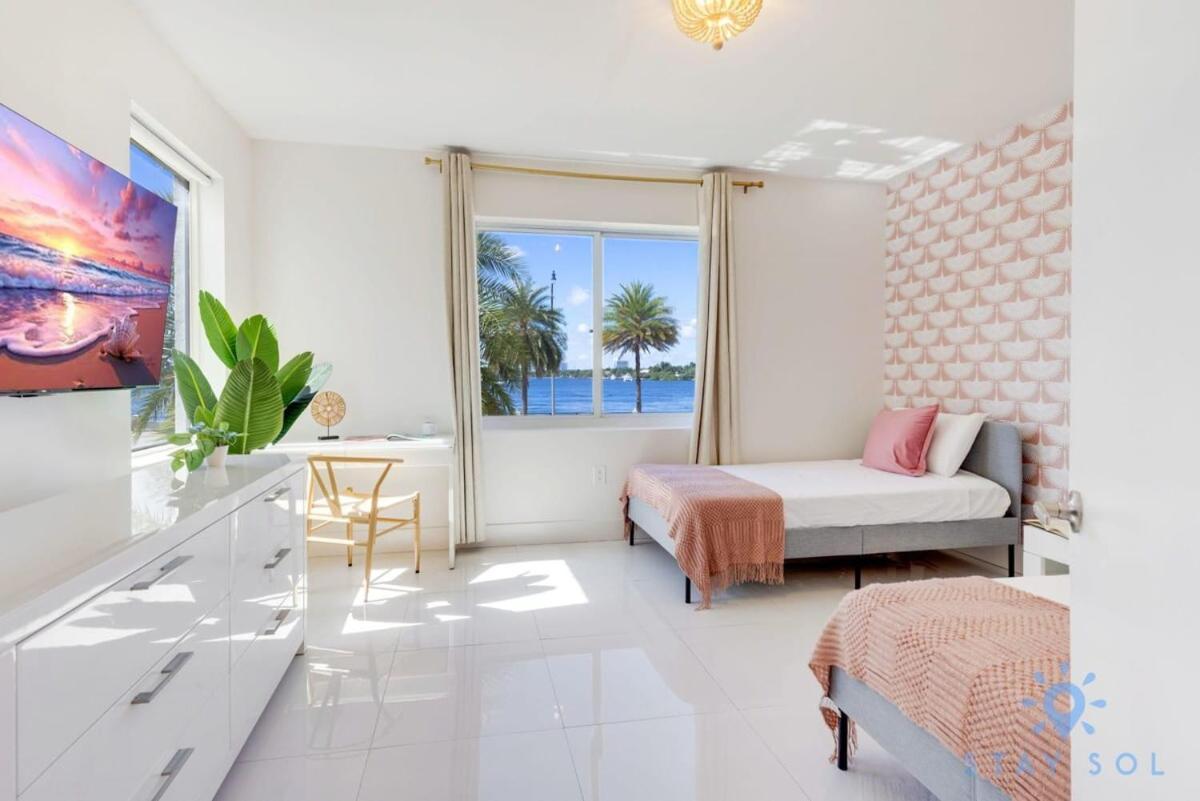 Free Parking, Bay View, Pool, Step To Beach Hollywood Ngoại thất bức ảnh